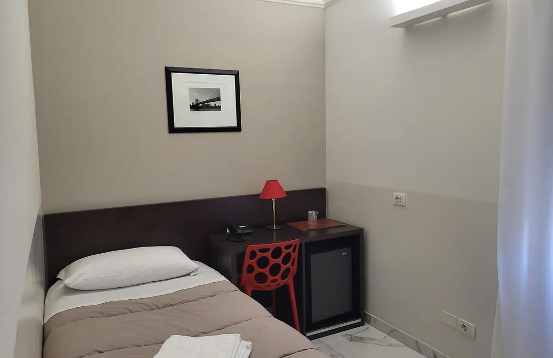 Club Hotel-1