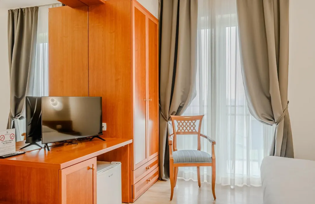 Hotel Nuova Barcaccia-1