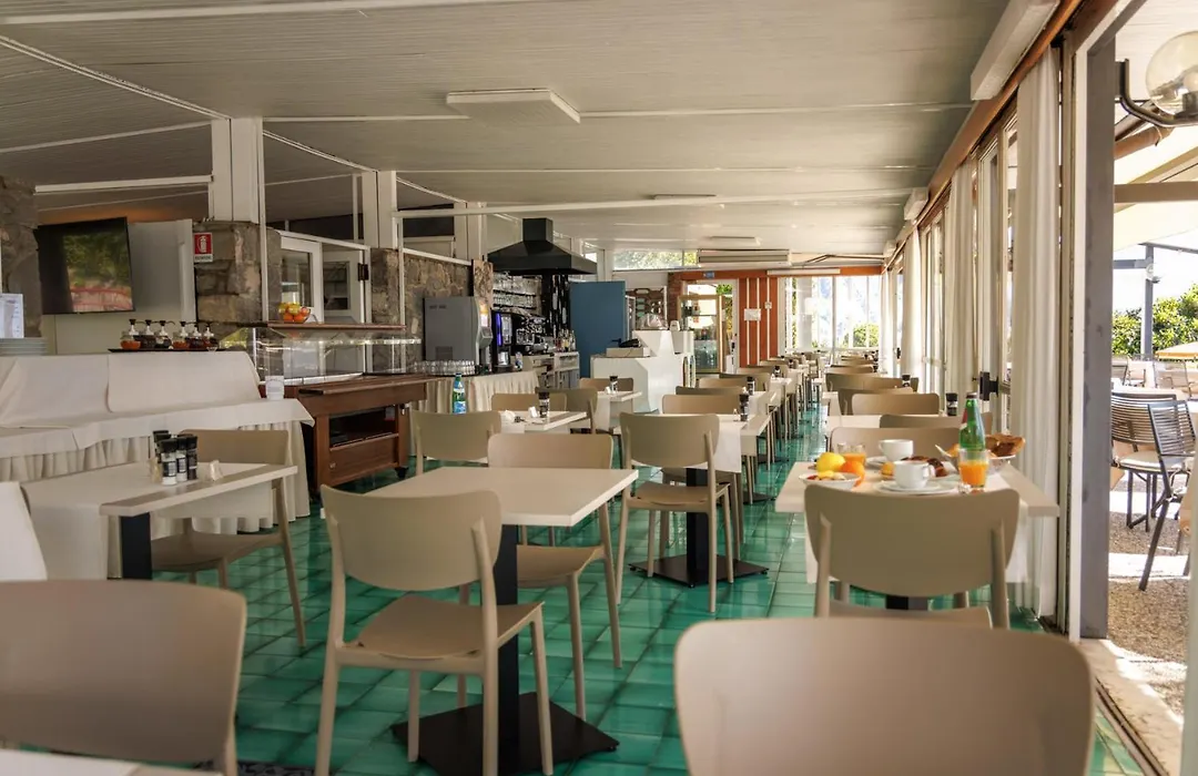 Hotel Lido Lakefront-1
