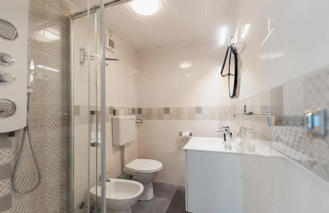 Casanova Rooms And Apartment To Rent-1