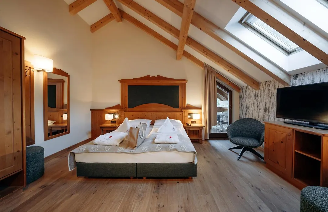 Alpin&Vital Hotel La Perla-1