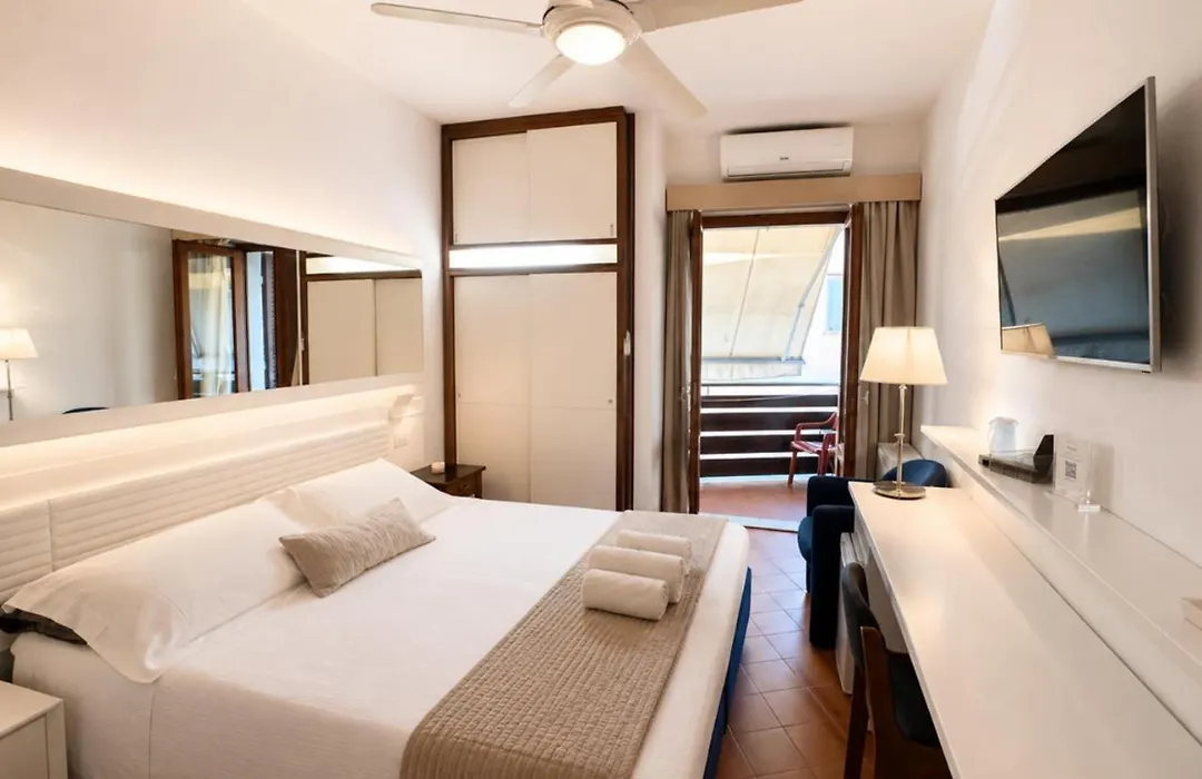Piccolo Hotel-1
