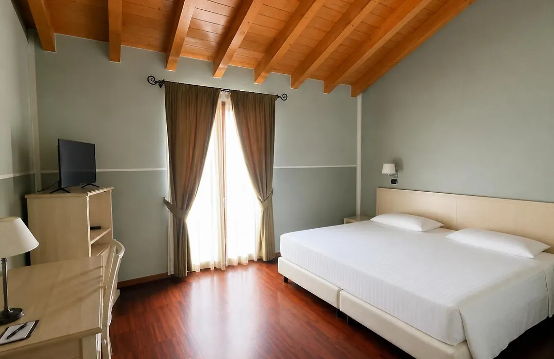 Hotel Ristorante Vecchia Riva-1