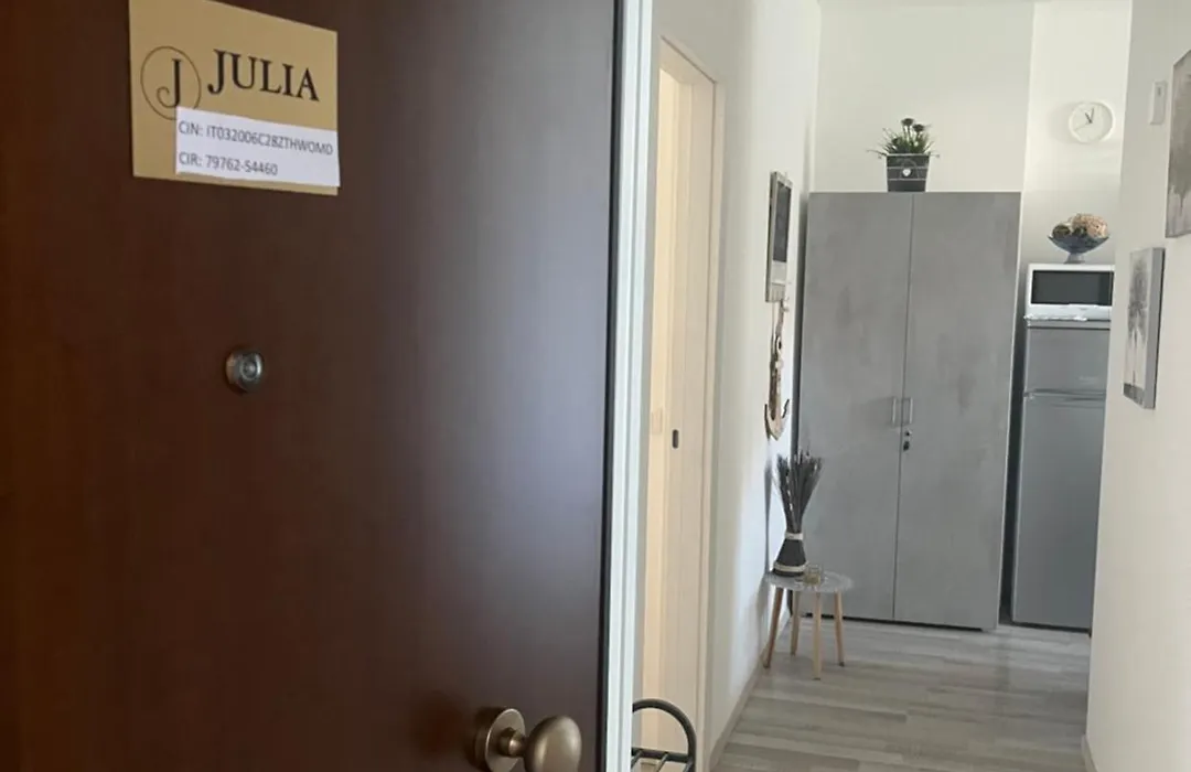 Julia Affittacamere-1