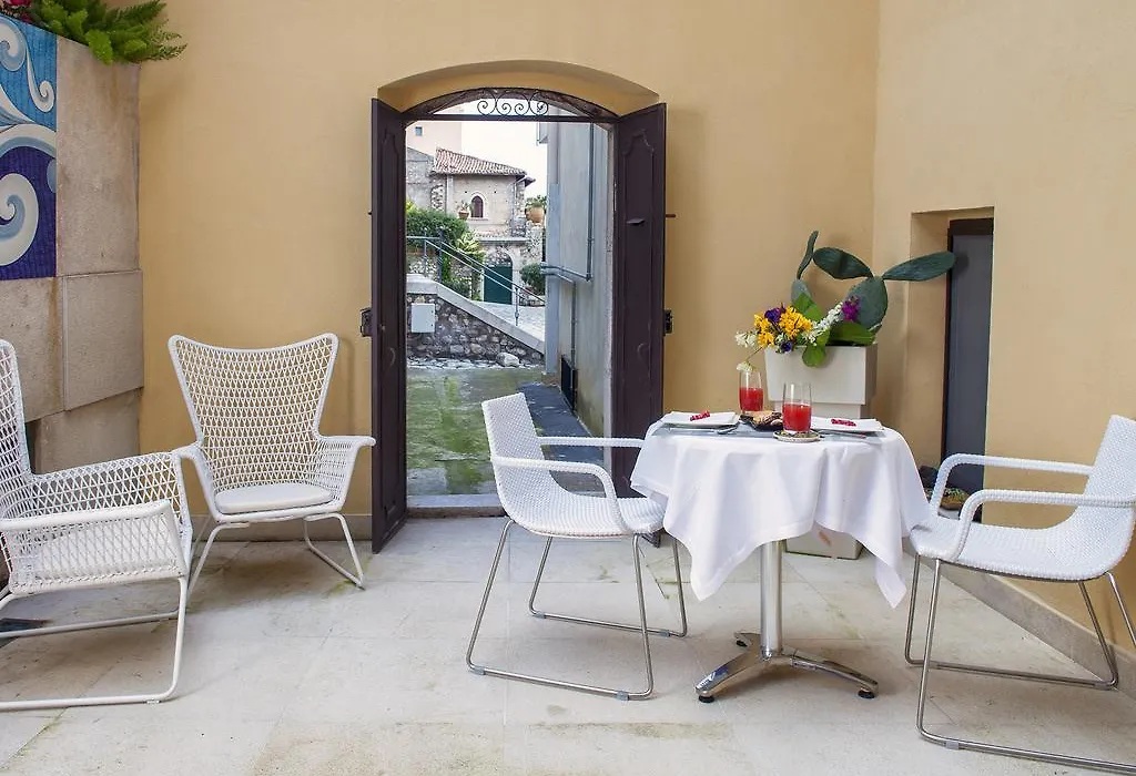 Porta Del Tocco Design Rooms-1