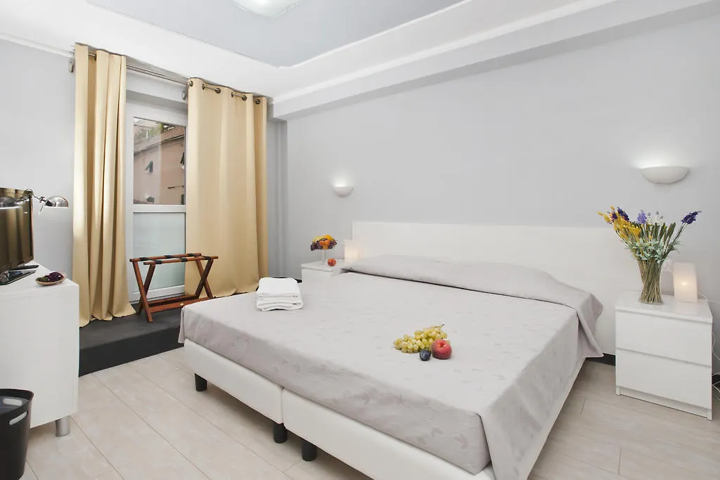 Hotel Paradiso-1