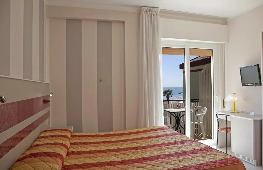 Hotel Righetto Fronte Mare-1