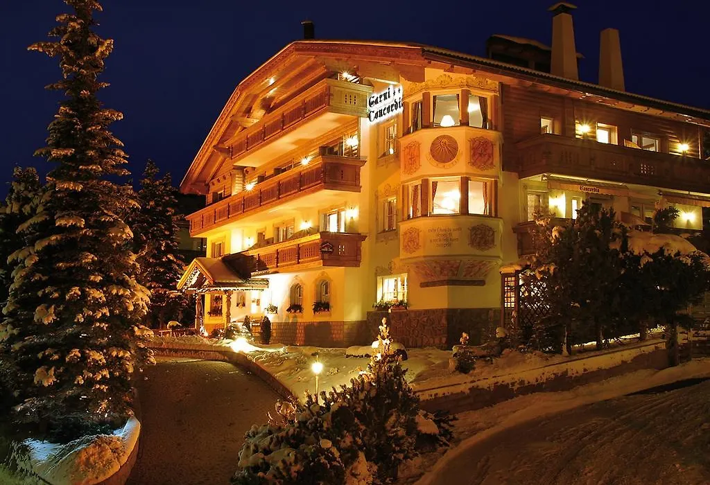 Hotel Garni Concordia - Dolomites Home-1
