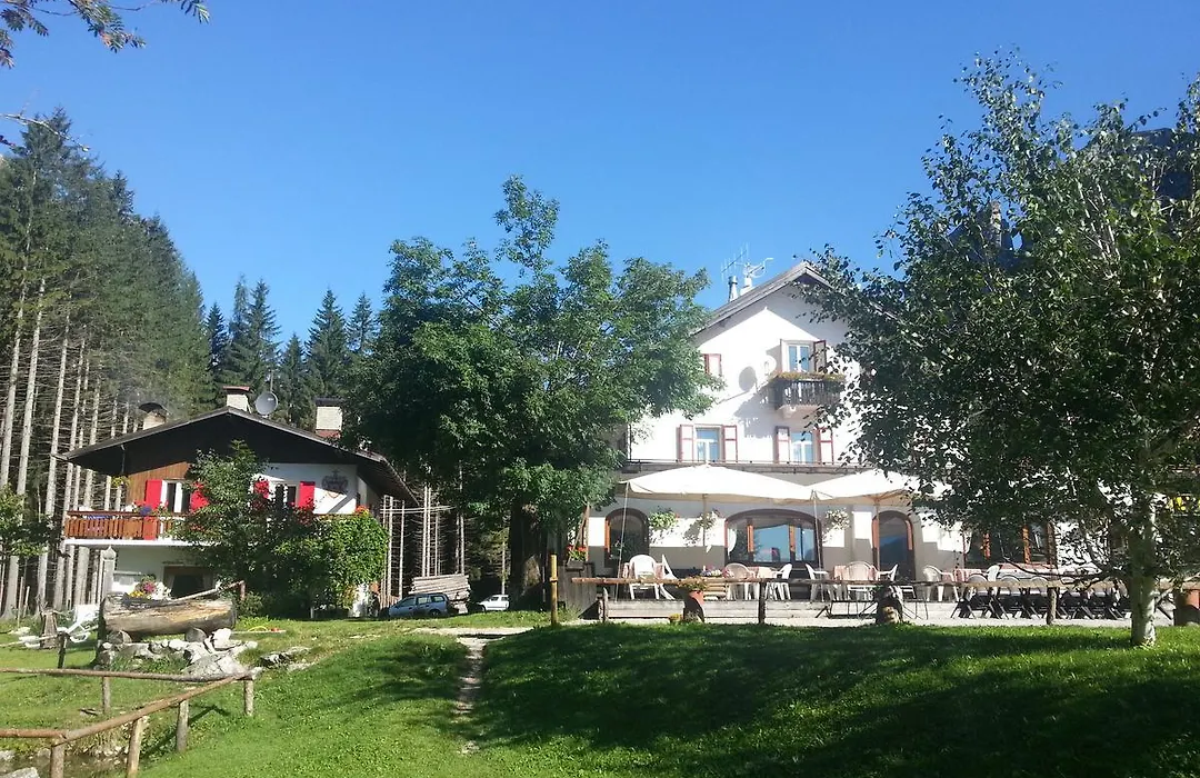 Hotel Fiames-1