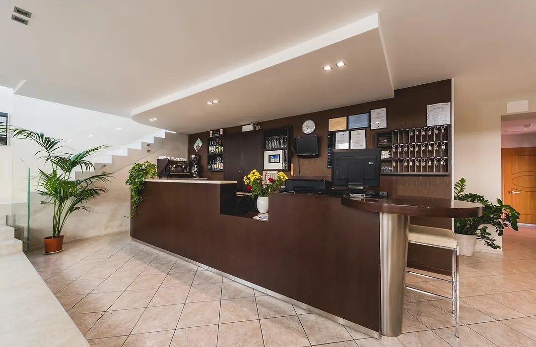 Hotel Romina-1