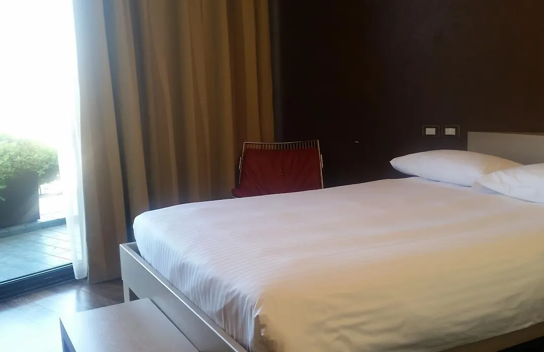 City Hotel-1