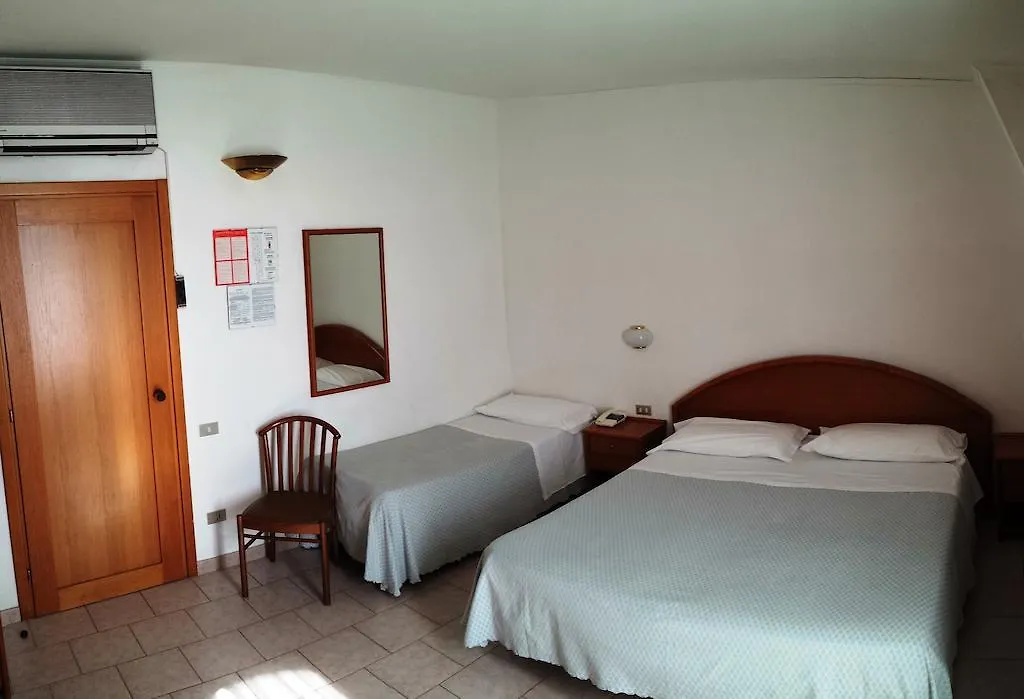 Hotel Eden-1