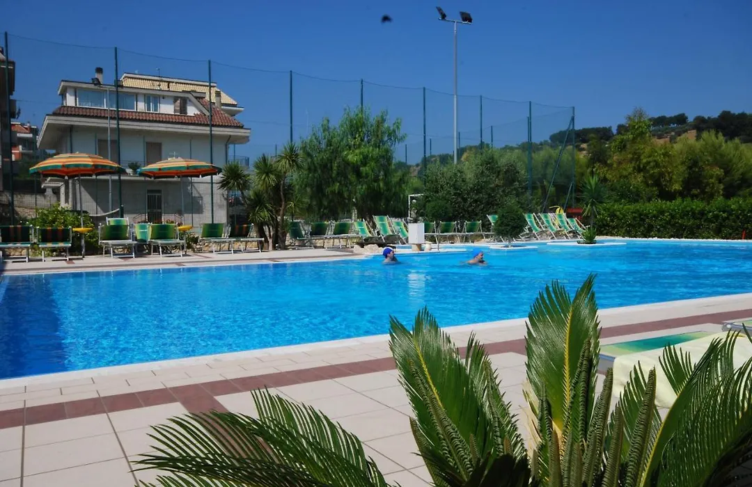 Villaggio Verde Cupra-1