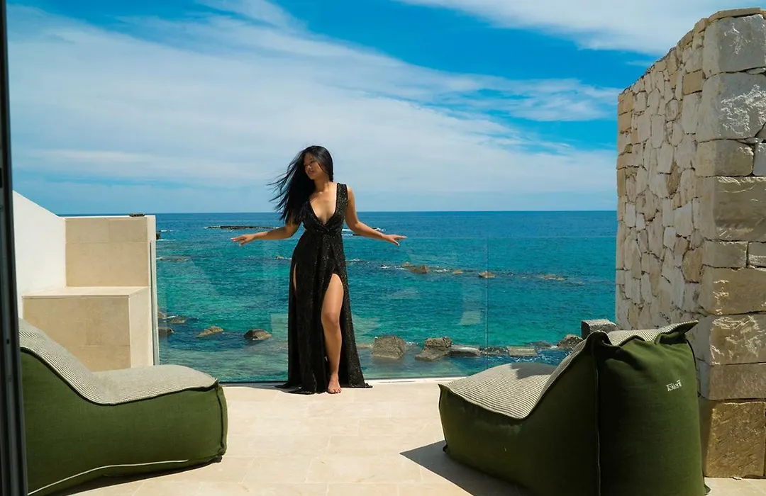 Re Dionisio Luxury Suites-1