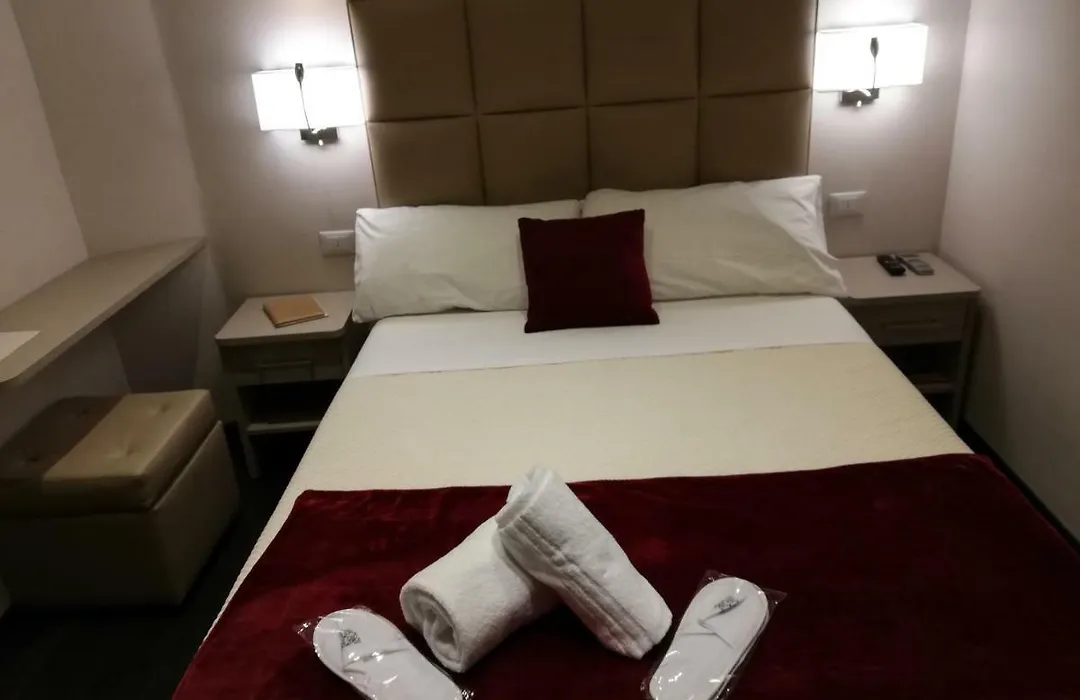 Les Chambres De La Place-1
