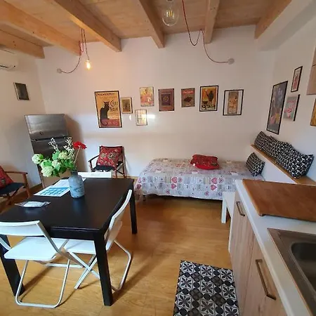 Arco Della Neve Guest House-2