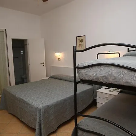 Hotel Athena B&B-2