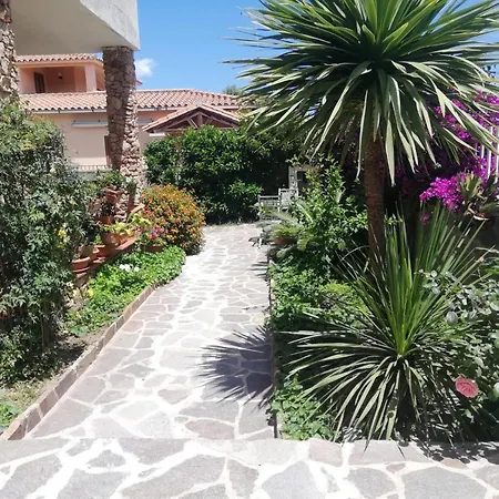 Flamingo Guest House- Rooms-3
