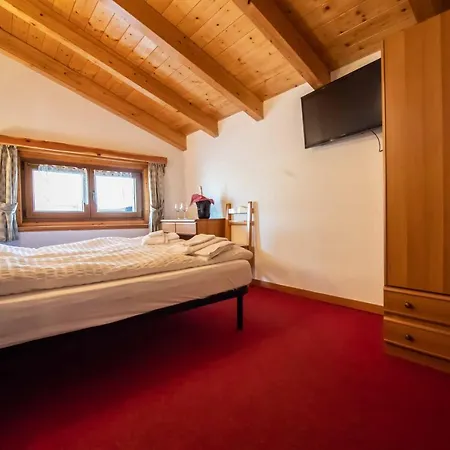 Alpino Lodge Bivio-3