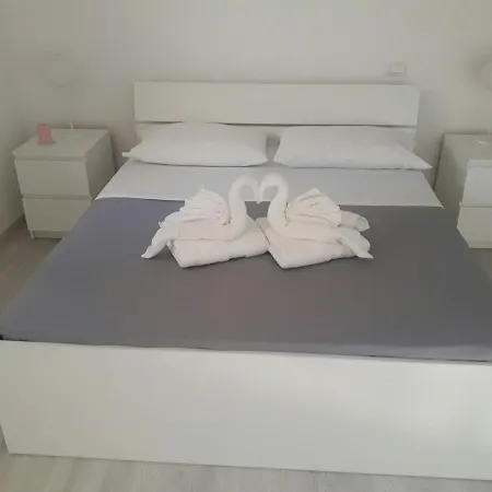 White Club Residence-3