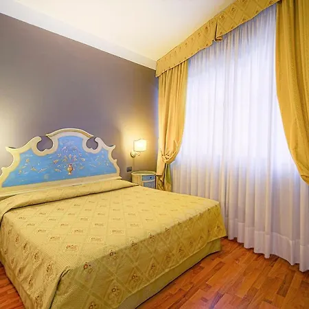 Hotel Aaron-3