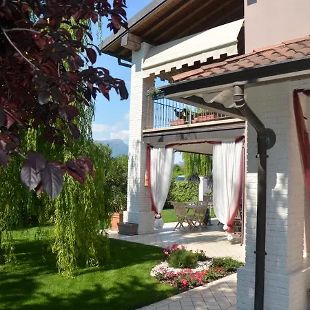 Asso Bed & Breakfast-3