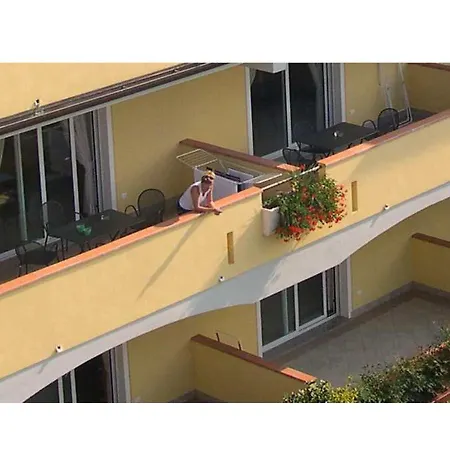 Residence Miralago Rooms & Apartments-2