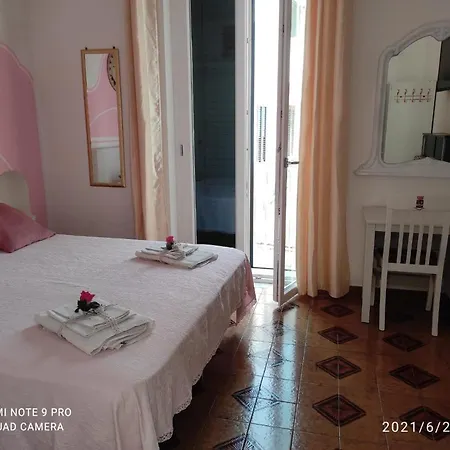 Enza Room'S Amalfi Coast Affittacamere-2