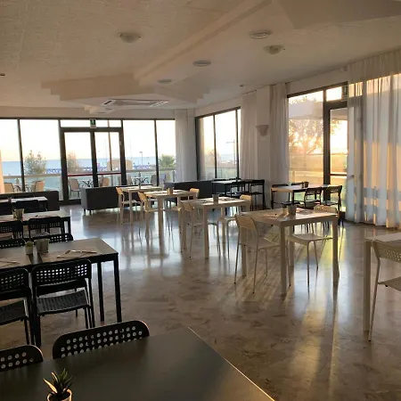 Hotel Tritone Rimini-2