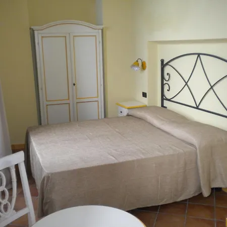B&B Il Porticciolo Di Amalfi-3
