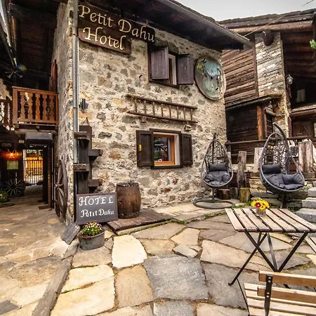 Hotel Petit Dahu - Chambres et Restaurant-2