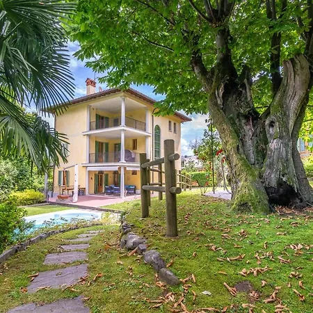 Lake View Camelia Room At Villa Isabella Stresa Retreat Ages 6 Plus-2