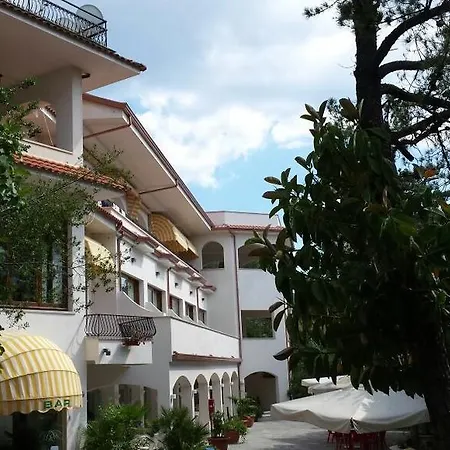Hotel Paradiso-2