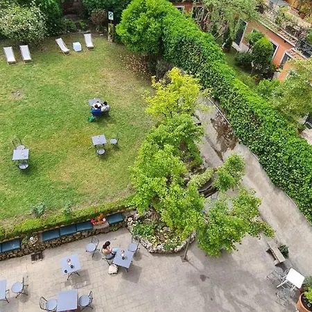Villa Riari Garden-3