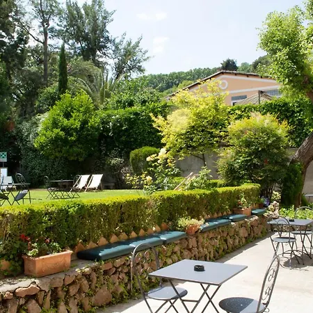 Villa Riari Garden-2