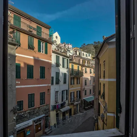 Lisetta Rooms-2
