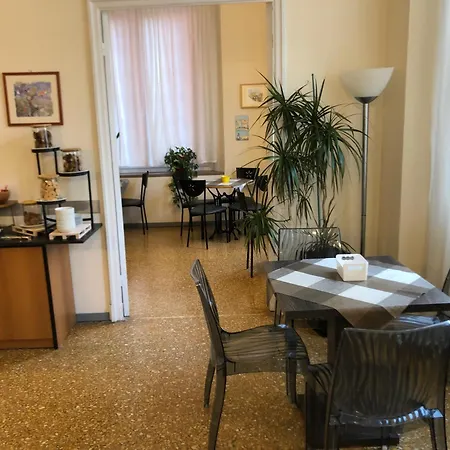 Hotel Cairoli-2