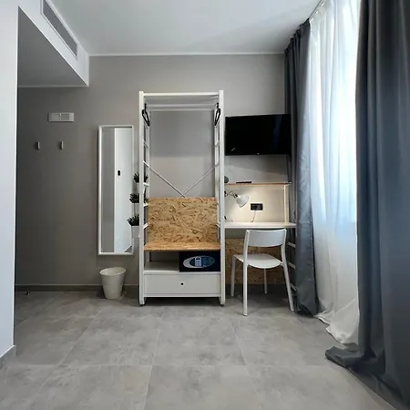 Iron Hotel-2