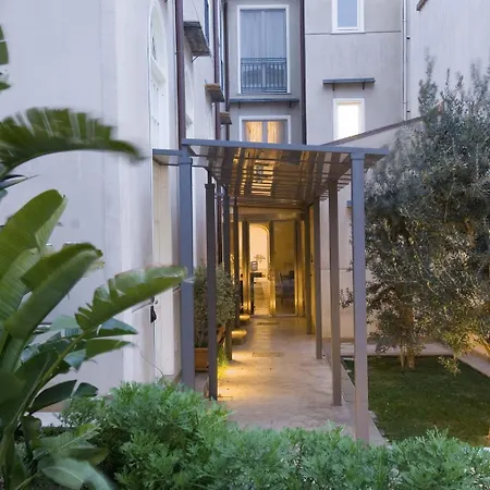Ucciardhome Hotel-2