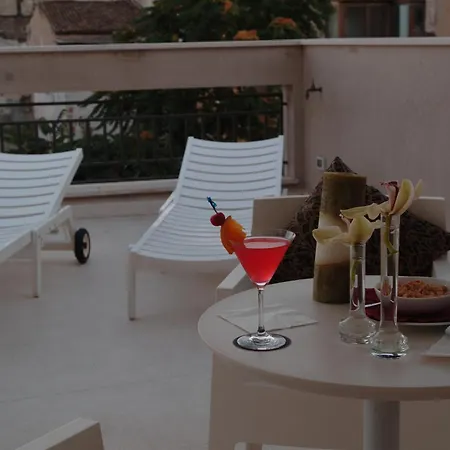 Ucciardhome Hotel-3