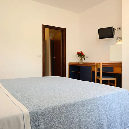 Hotel Oasis-2