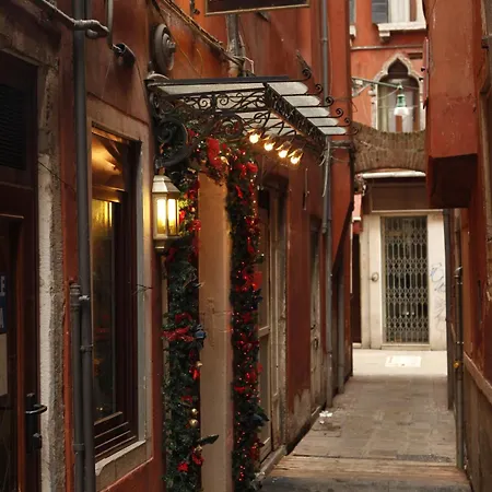 Hotel Lux-2