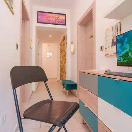 Bardilio Luxury Rooms-2