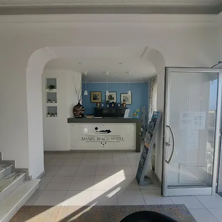 Maniel Beach Hotel-3