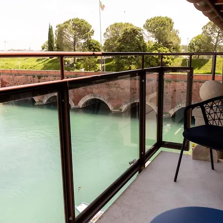 C House Rooms Lake-2
