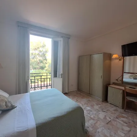 Hotel Villa Tiziana-2