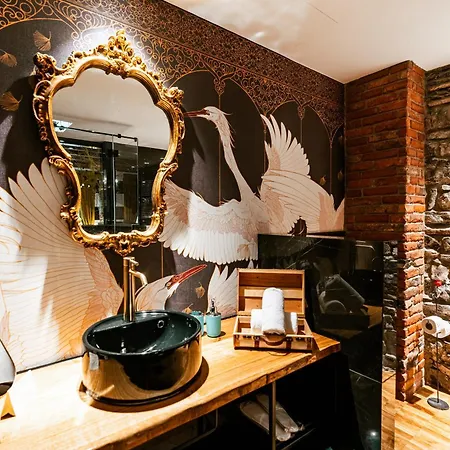 Aurum - Como Luxury Suites-3