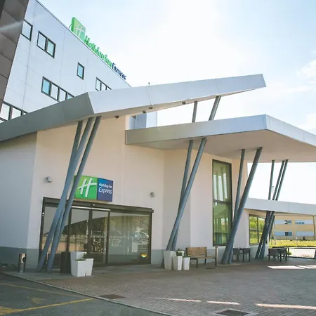 Holiday Inn Express Milan-Malpensa Airport By Ihg-3