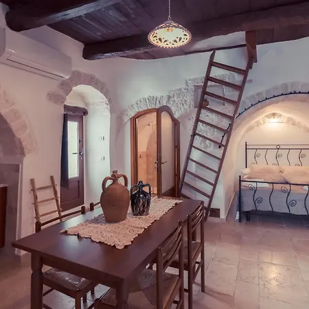 Trulli Antichi Mestieri - Widespread Trulli In The Historic Center-3