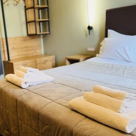 Manhattan Room & Suite-2